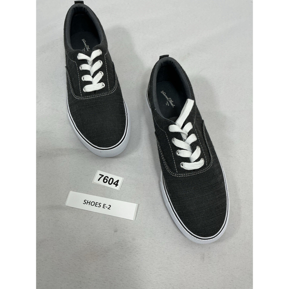 Universal Thread Shoes - Mens Excellent Condition Universal Thread Lace Up Sneakers Low Top Gray 9